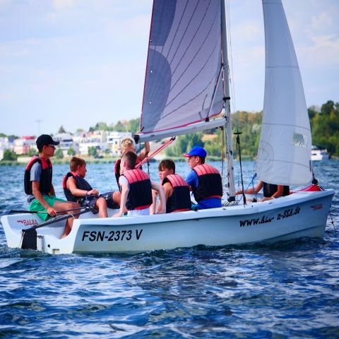 Segeln im Feriencamp am Markkleeberger See