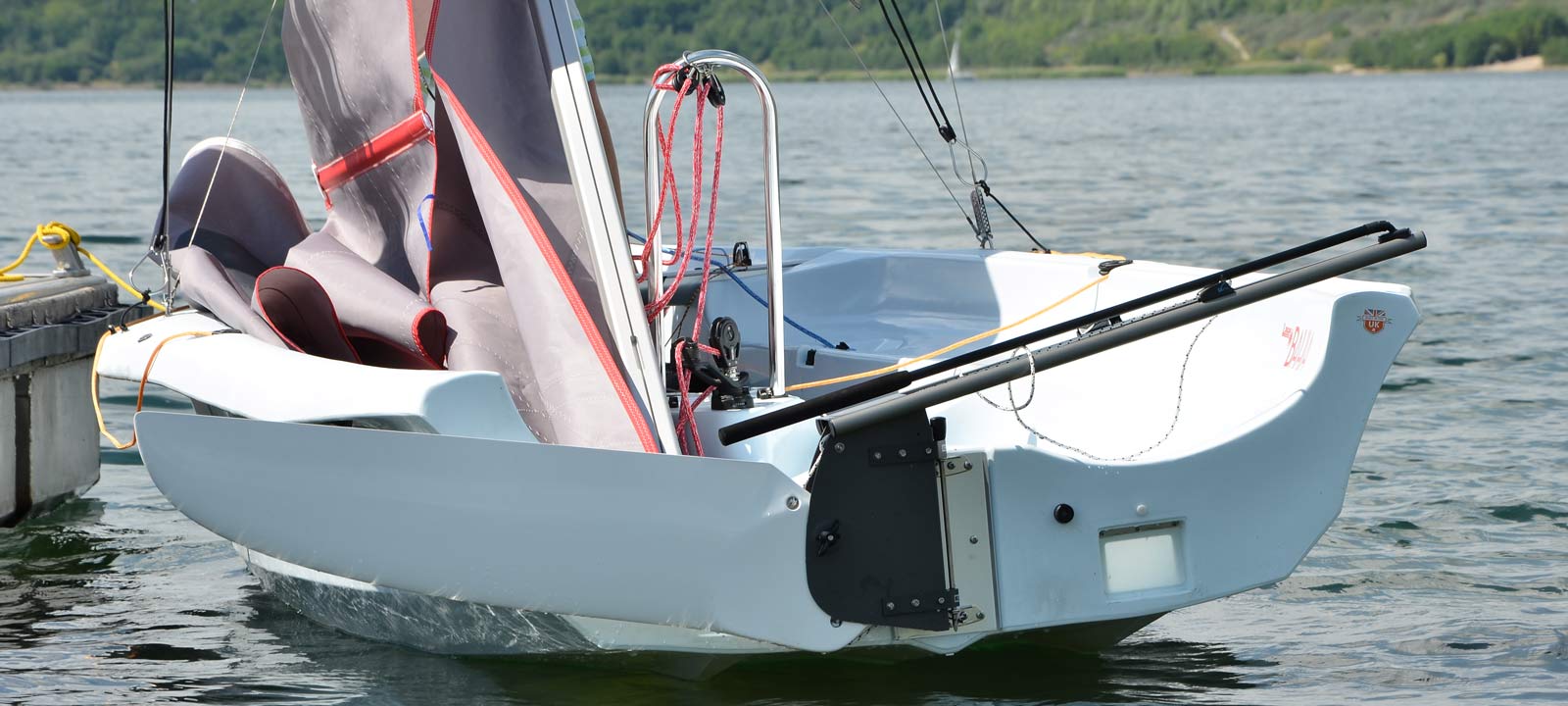 Segelboot am Steg Markkleeberger See bei Leipzig